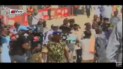 Macky Sall à la prière du vendredi à la Grande mosquée de Touba