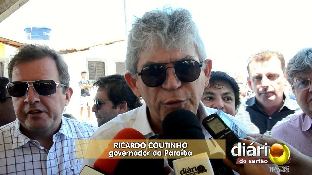 SOUSA: Governador investe  3,3 milhões em pavimentação asfáltica e fala de parceria com Tyrone