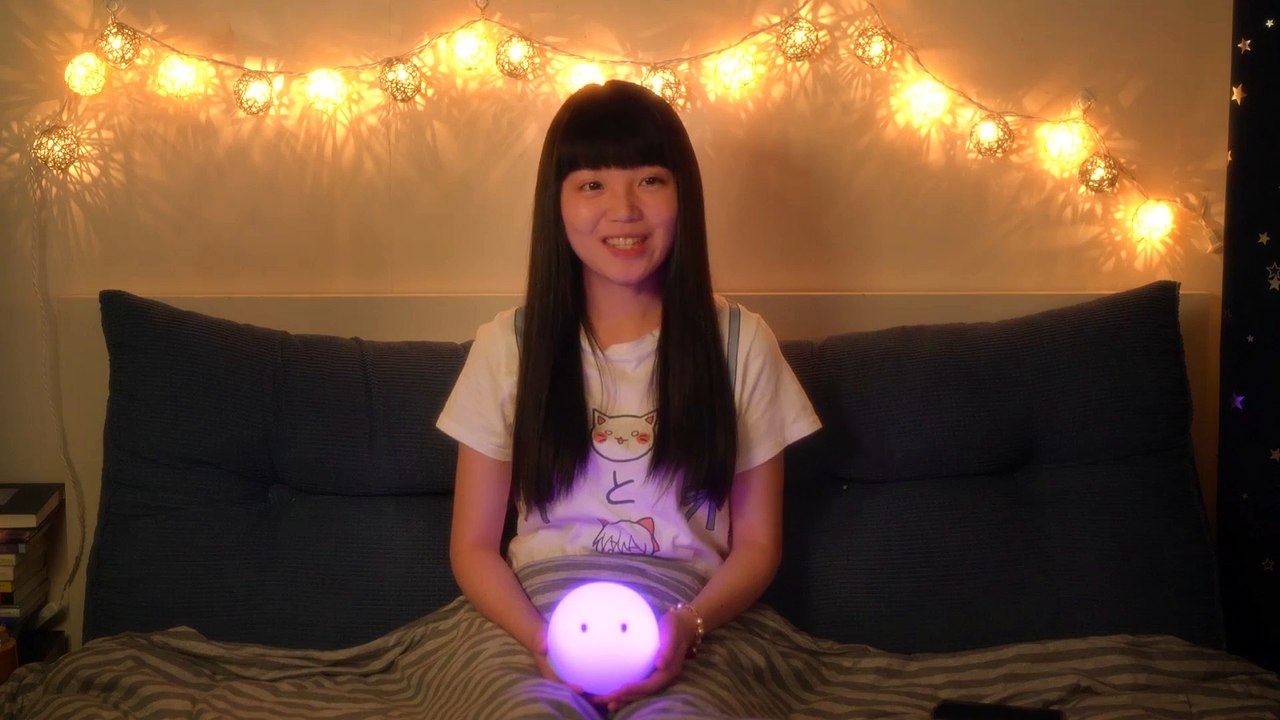 [A person's bedroom] she cried deleted more than 2,000 nude selfie. Akira 20-year-old female photo ~