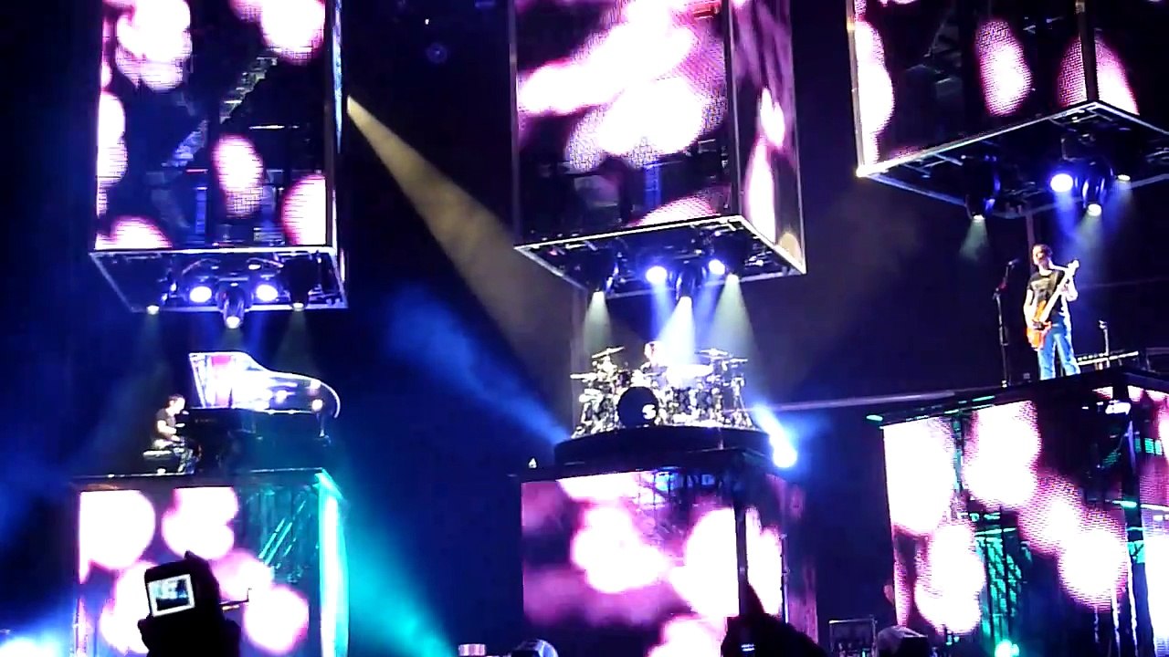 Muse - Feeling Good, Bassedean Oval, Perth, WA, Australia  12/19/2010