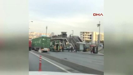 D-100'de Tır Kazası