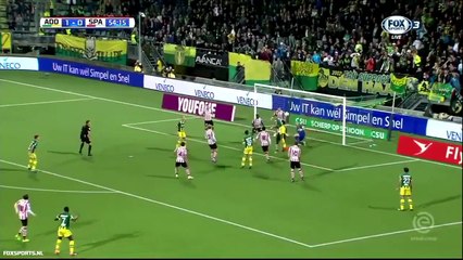 This goalkeeper is unbeatable! 4 stops in less than a fews seconds!