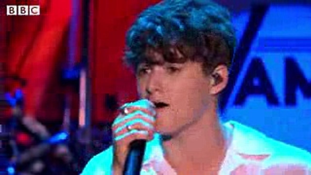 The Vamps - Personal (feat. Maggie Lindemann) (Radio 1's Teen Awards 2017)