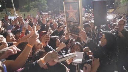 Selena, homenajeada con una estrella en el Paseo de la Fama de Hollywood