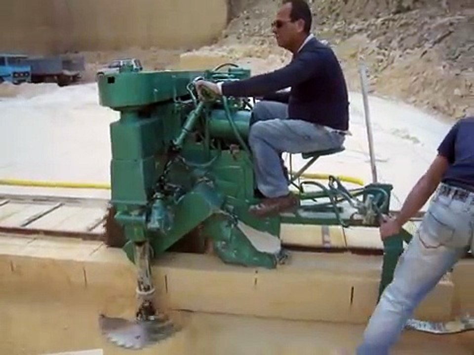 STONE CUTTING MACHINE