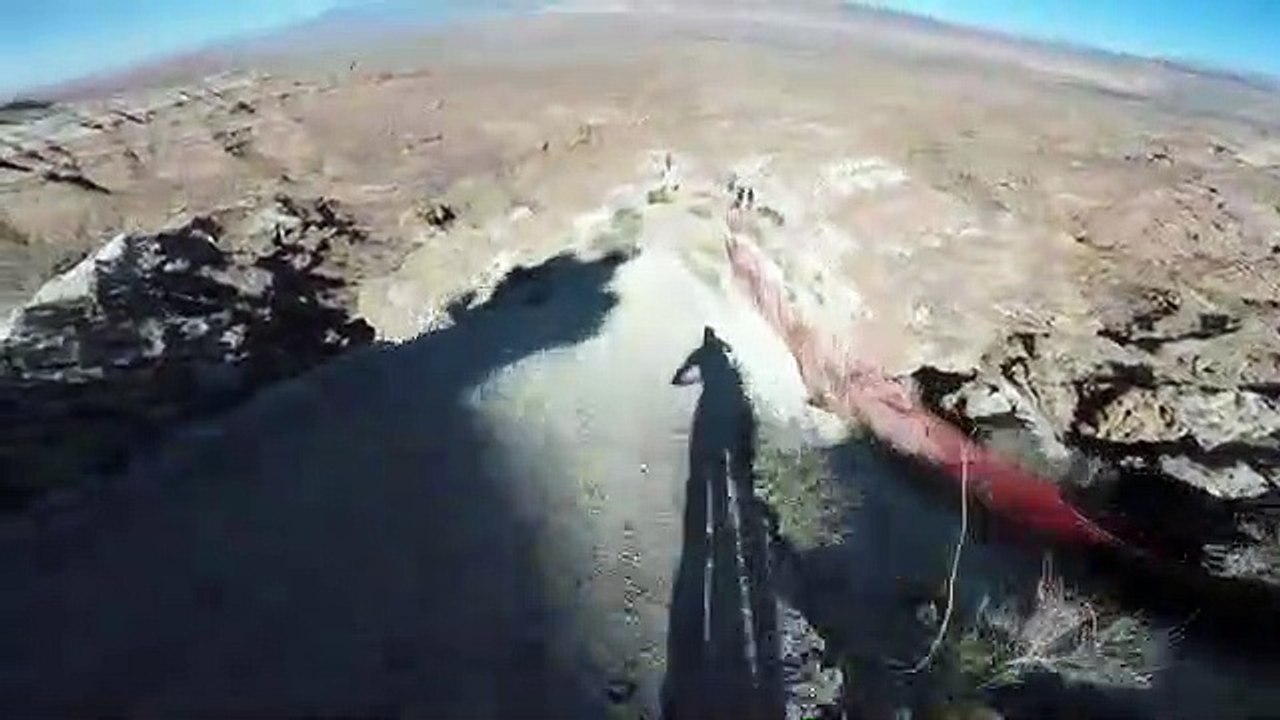 Descente vertigineuse du rider Antoine Bizet au Red Bull Rampage 2017... Fou