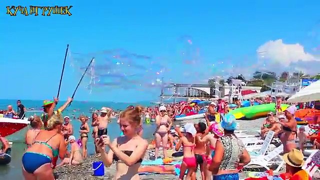 Беби Бон Тёма купается в море и африканские косички!