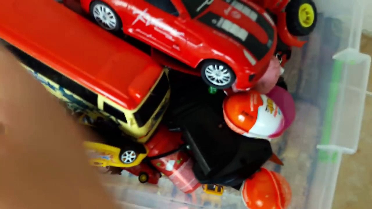 En çok KİNDER JOY sürpriz yumurtayı bulan ödülü kazanır, soğuk sıcak