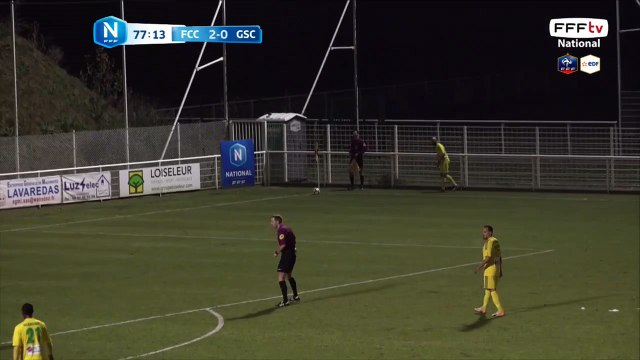 Corner repoussé au premier poteau