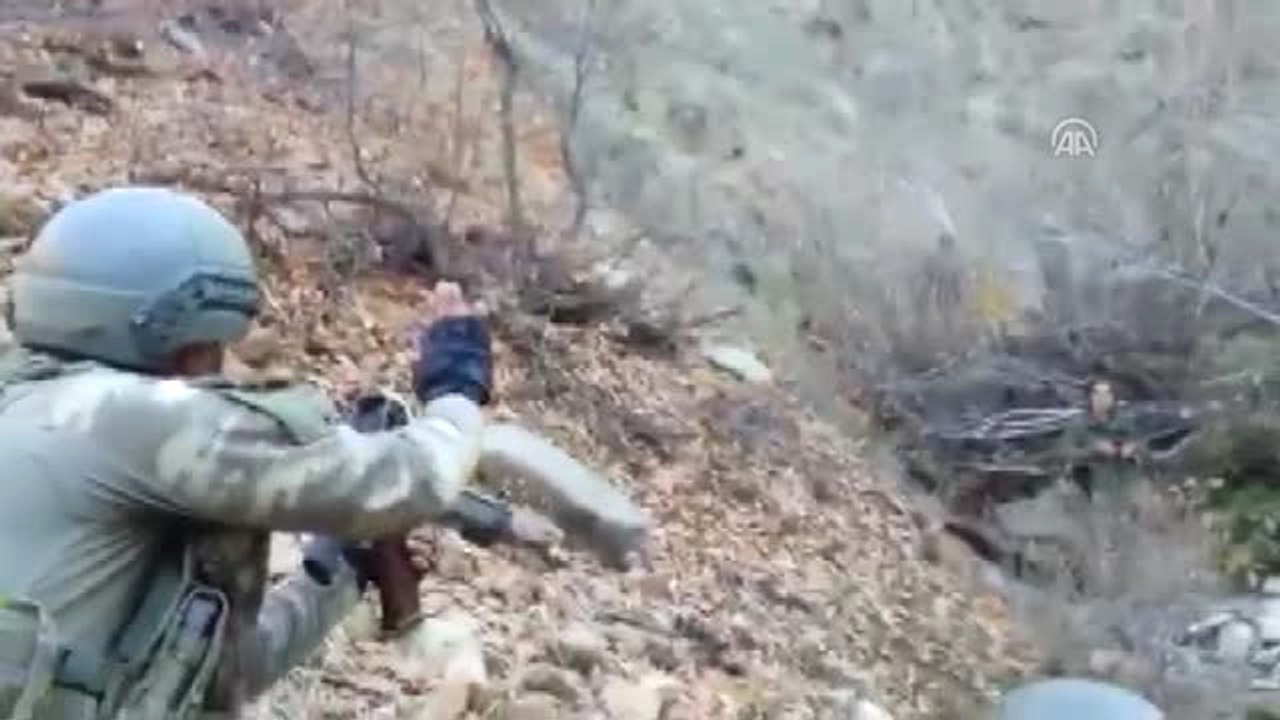 Terör Örgütü Üyesi Kadının Teslim Olma Anı
