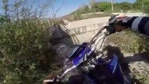 Il se plante en motocross : surprise le chemin se termine dans les égouts !