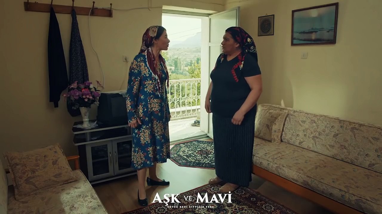 Aşk ve Mavi 38.Bölüm - Hasibe, komşusunun evini basıyor!