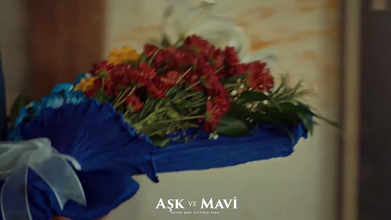 Aşk ve Mavi 39.Bölüm - Sinem, Ali’nin kartıyla kendine çiçek siparişi veriyor!