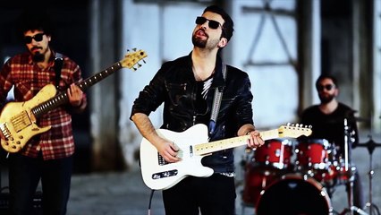 Burak Ertan - Kırmızı Koltuklar