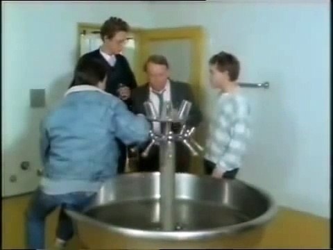 Derrick E142 - Die Nacht in der Rhonda starb (1986)