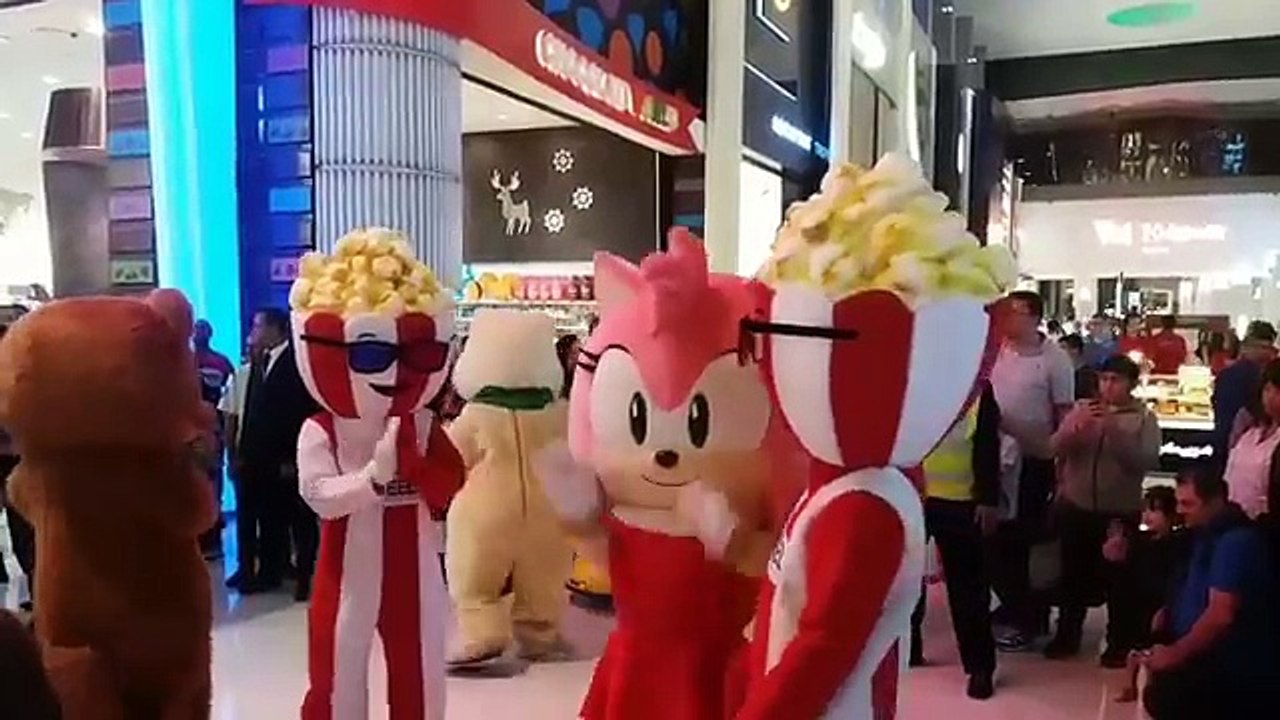 Funny Cartoon show in Dubai Mall