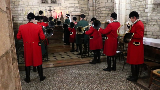 Sonneurs de trompe dans l'église de Brochon 2e partie