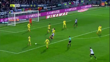 Mbappé ligou o 'turbo' e faz passe de génio para o golo de Cavani