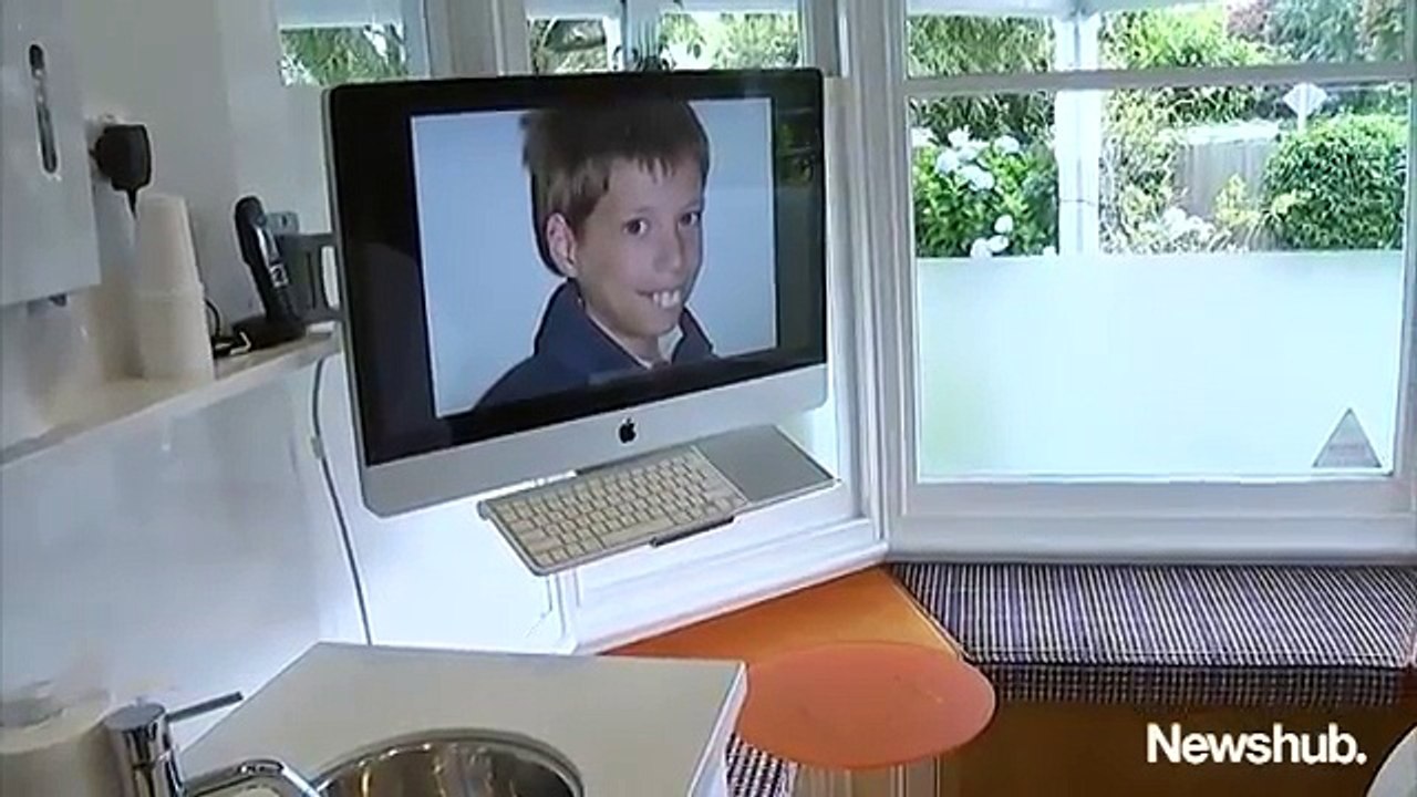 Siledžije su ga maltretirale u školi, zvali su ga DJEČAK ZEC. Poslije pet godina sve se preokrenulo, on se totalno promi