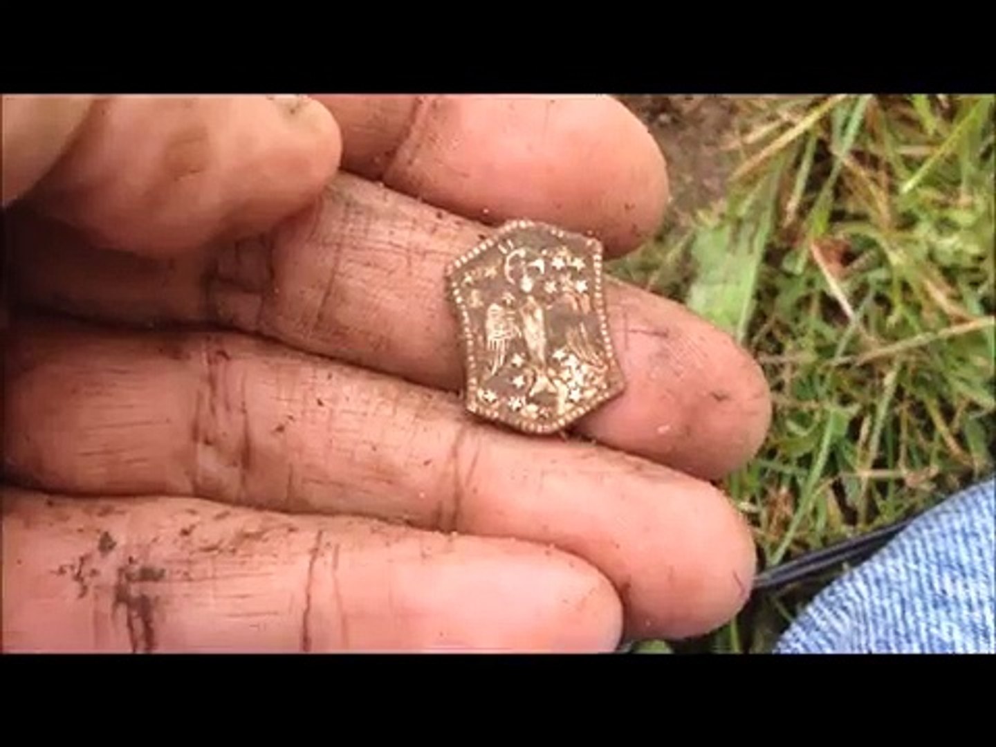 ⁣HALLOWEEN Metal Detecting
