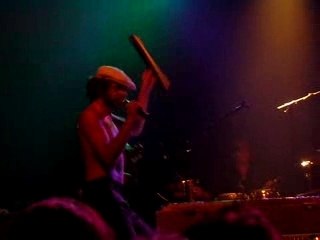 Camille Bazbaz - Singin' in the rain