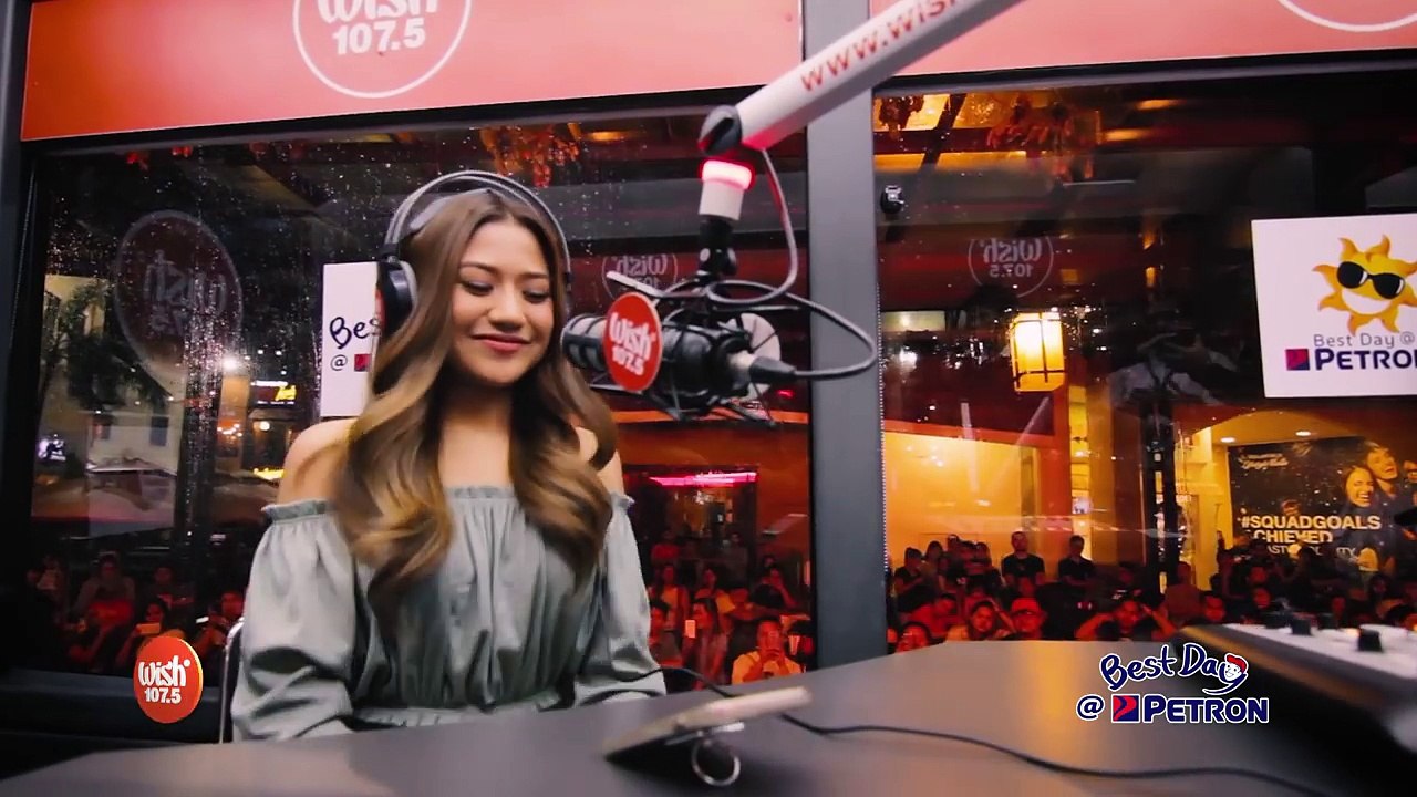 Morissette Amon sings "Mahal Naman Kita" (Jamie Rivera) LIVE on Wish 107.5 Bus