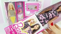 Tocador de Barbie con maquillaje, esmalte de uñas y muñeca