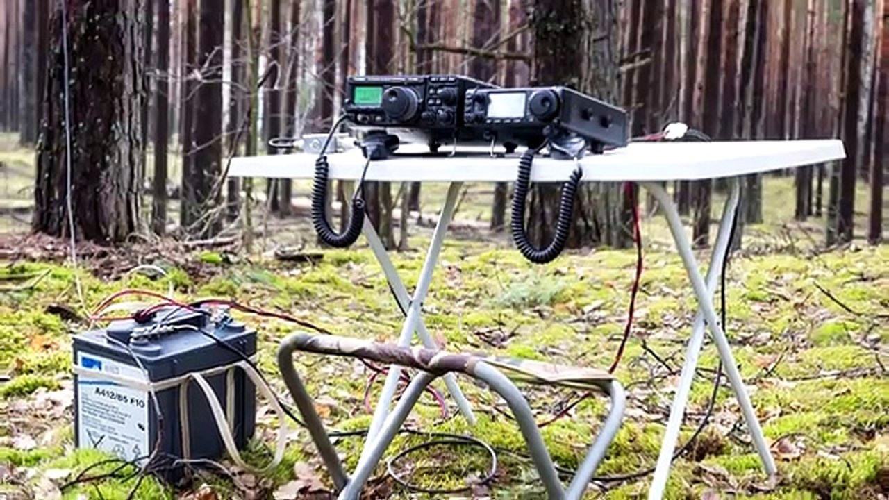 Сравнение работы Icom IC-703 и Yaesu FT-897 в полевых условиях.