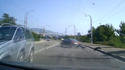 Watch !! Worst Drivers in the World 2017