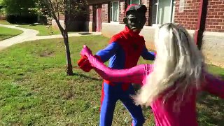 Spiderman vs Pembe Zombi Fırtına - Gerçek Hayat Superhero Movie !!
