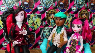 Monster High Reunion Special Episode: Draculaura, Clawd, and Valentine Drama! Doll Series Episode ♥