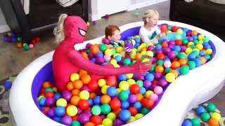 Giant Swimming Pool filled with Balls! Frozen Elsa and Frozen Anna & Spiderman vs Harley Quinn Prank