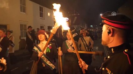 İngiltere'deki 400 Yıllık "Şenlik Ateşi" Festivali