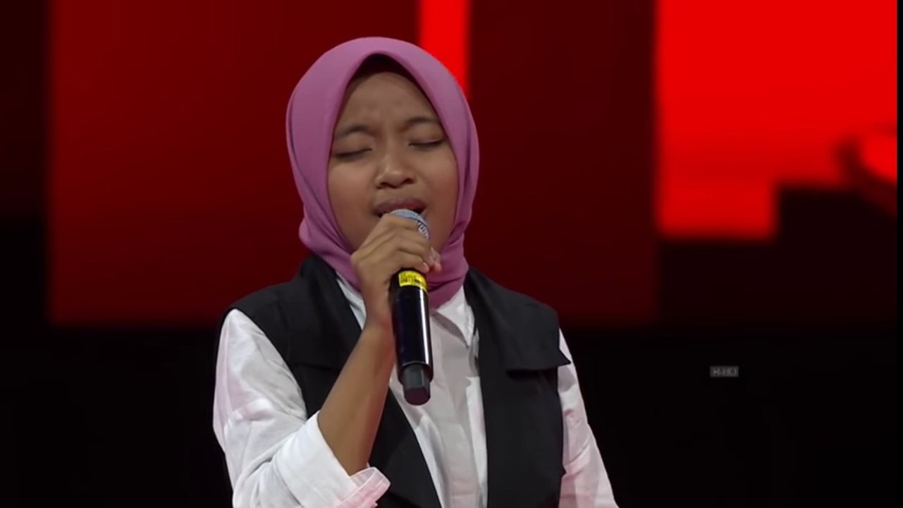SHARLA, Qosidah dan Sholawatnya membuat Agnes Monica dan para juri Kagum - YouTube