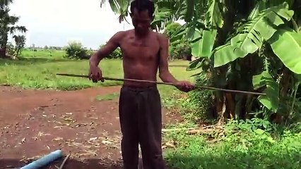 Creative Man Take Bamboo Create Bowfishing to Shoot Fish - Cambodian Traditional Fishing