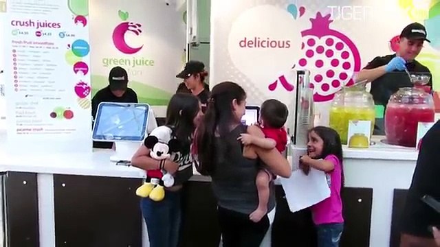 FIDGET SPINNER Toy Hunt at Shopping Mall, I Got 3 FREE Fidget Spinners and a Case – TigerBox HD