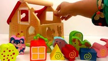 Old Macdonald Nursery Rhyme/Learn Shapes with this sorter Toy wooden House/Learn Farm Animals