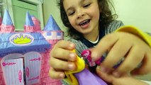 Giant Disney Princess Rapunzel Castle Surprise with Maxi Kinder eggs Fashems and Mashems
