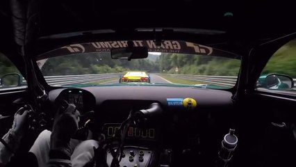 Descargar video: Mercedes-AMG GT3 chasing Audi R8 LMS GT3 at Nürburgring