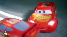 CARS 3 RACERS Ultimate Lightning McQueen VS Turbo Charge Jackson Storm Toy Review