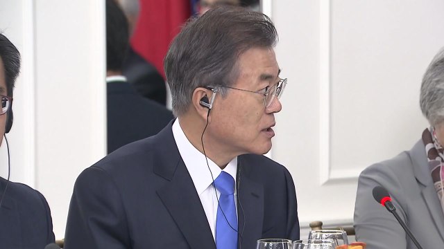 문재인 대통령, 아베 면전에서 군사동맹 불가 ...균형외교 포석 / YTN