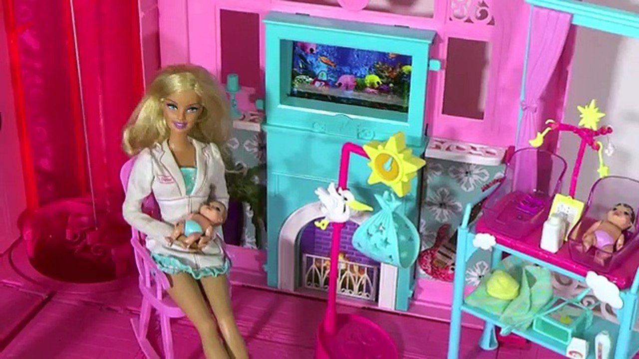 Barbie quiero ser Pediatra - Barbie I can be a Newborn Baby Doctor - juguetes y muñecas Barbie toys