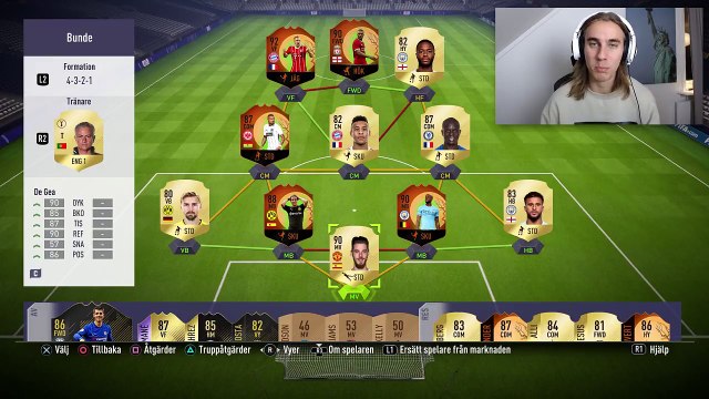 12 RÖDA KORT I ETT PACK!! - FÖRSTA MÅNADSBELÖNINGARNA - Fifa 18 på svenska