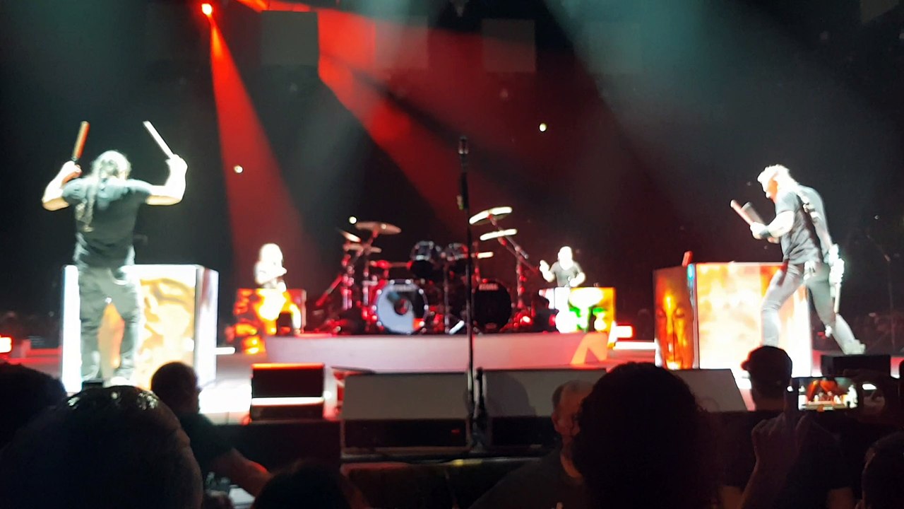 Metallica 3-11-2017 Anvers -Now that w're dead-