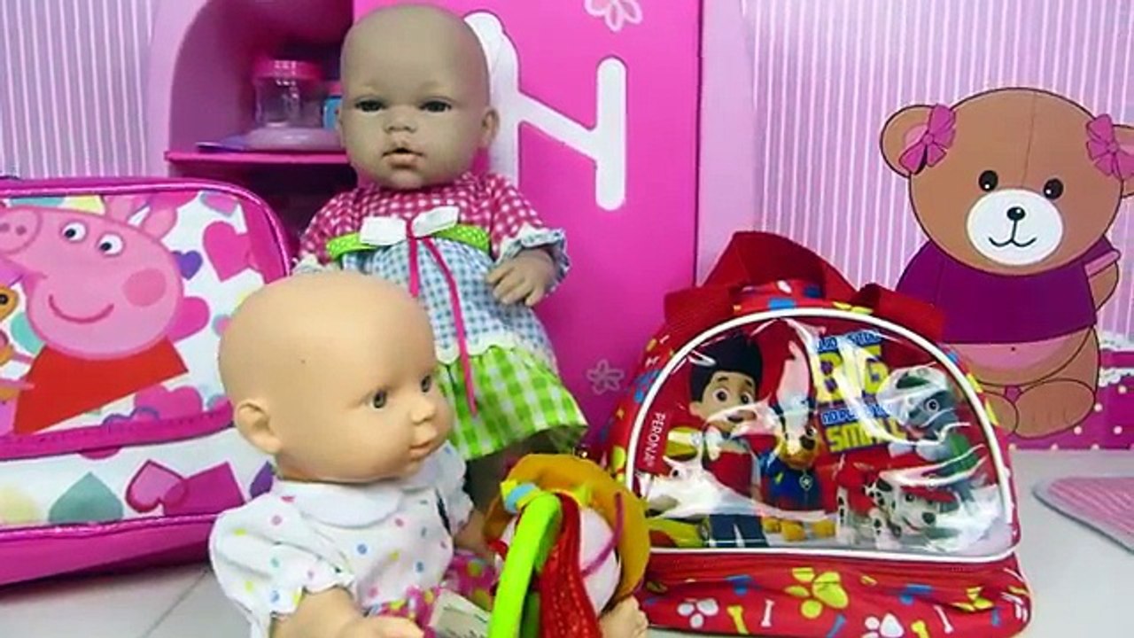 Hacemos la mochila de Peppa Pig de la bebé Ana para la guardería Nenuco Videos de juguetes