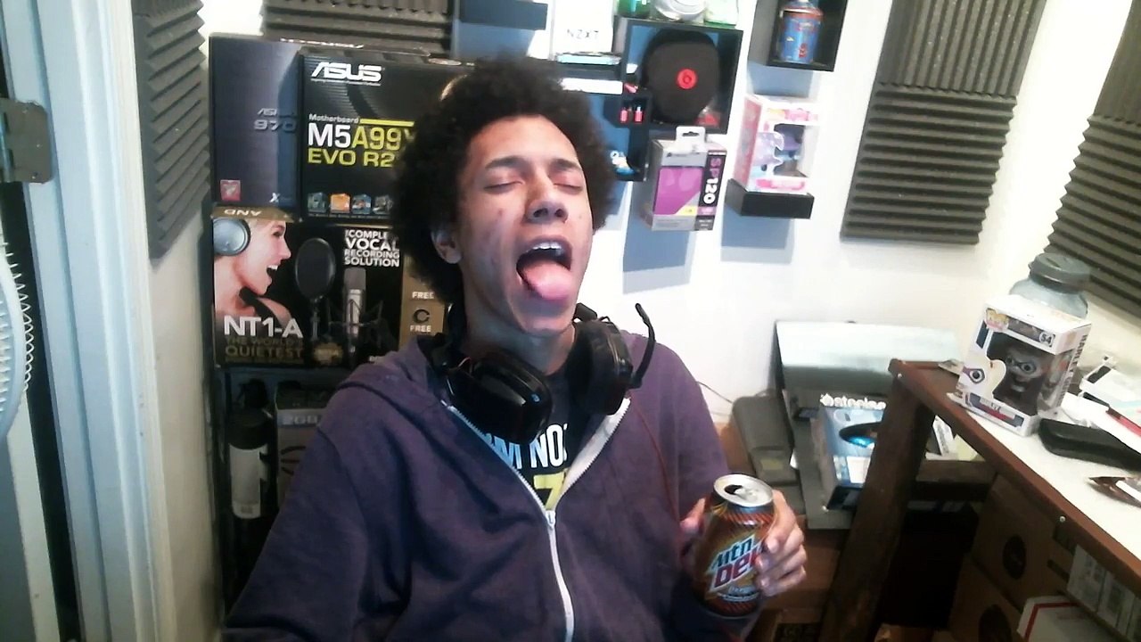 WHAT A GREAT NEW YEAR! I'M SICK AS FUCK! I LOVE YOU GUYS!