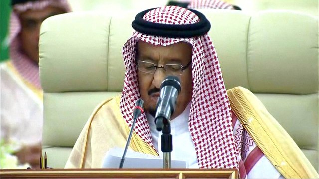 Dozens of Saudi princes, businessmen arrested in anti-corruption bid