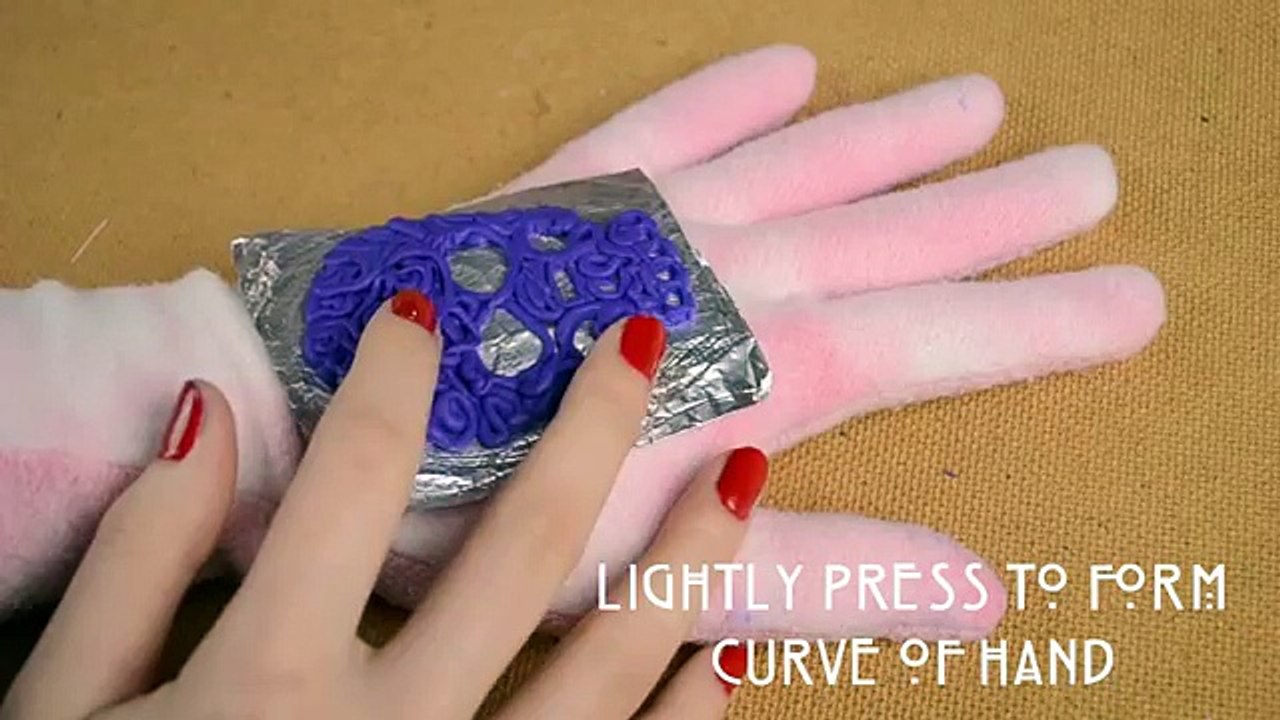 AHS: HOTEL- The Countess- Glove Tutorial