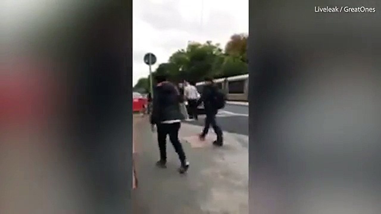 Kada mu je taksista naplatio 2 eura više, popeo mu se na auto i uradio najluđu stvar!