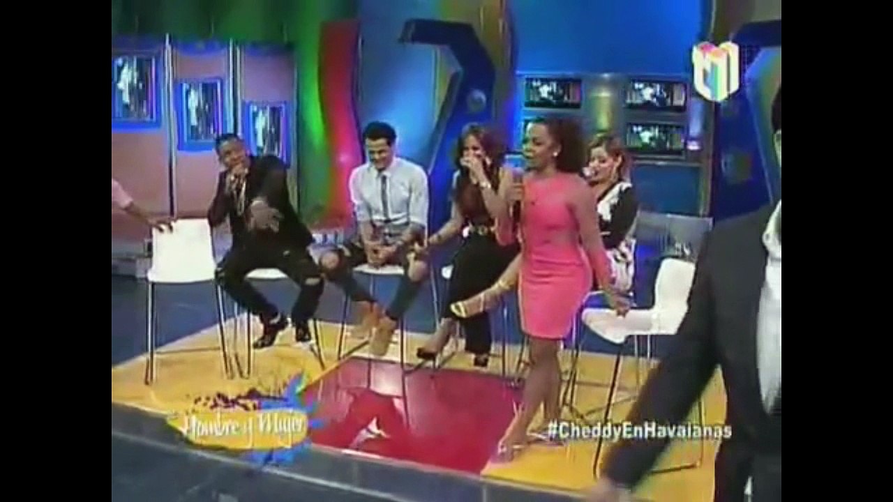 La Insuperable le dice sus verdades a Cheddy García y la hace quitarse su ropa interior